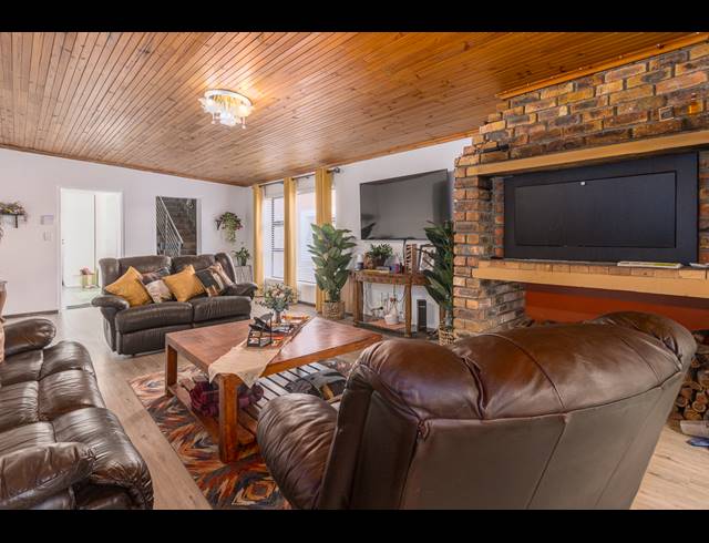 5 BEDROOM FREESTANDING SOLD IN VAN RIEBEECKSTRAND